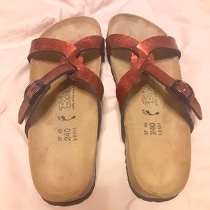 Birki's original Birkenstock. Style, Syit. Myda Nero Rosso in color. Size 8